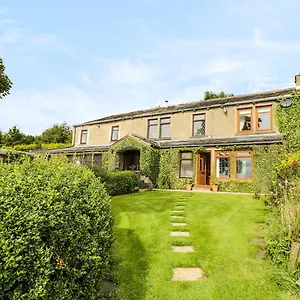 https://upper-highlees-farm.yorkshirehotels.net